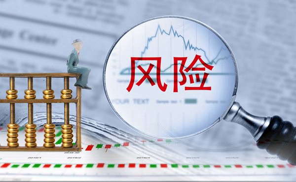 特朗普全面发力！解雇统计局局长并要求鲍威尔辞职
